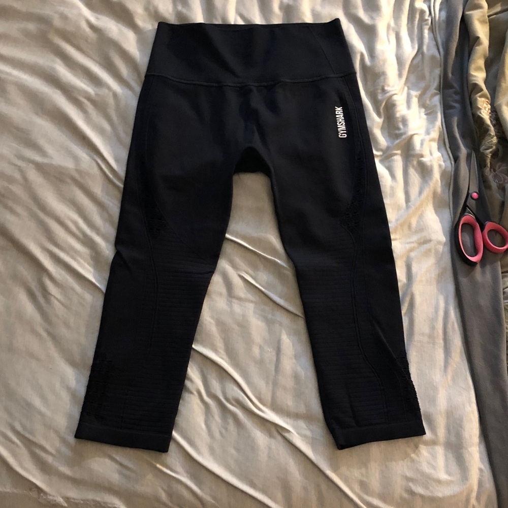 GymShark Capri Leggings with Open stitching calves.